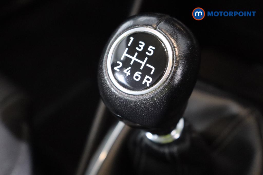 Ford Fiesta Titanium Manual Petrol Hatchback - Stock Number (1621209) - 7th supplementary image