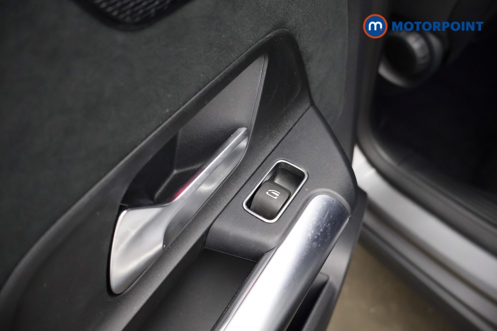 Mercedes-Benz GLA Amg Line Automatic Petrol SUV - Stock Number (1621395) - 38th supplementary image