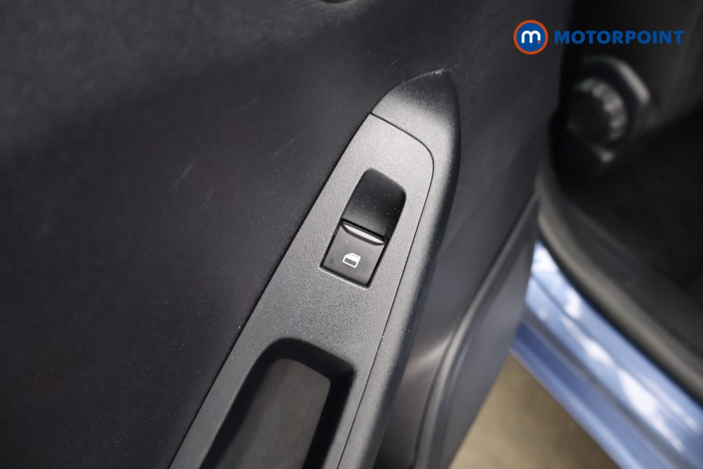 Ford Fiesta Titanium Manual Petrol Hatchback - Stock Number (1621872) - 30th supplementary image