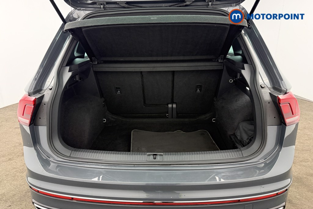 Volkswagen Tiguan R-Line Automatic Petrol SUV - Stock Number (1622010) - 7th supplementary image