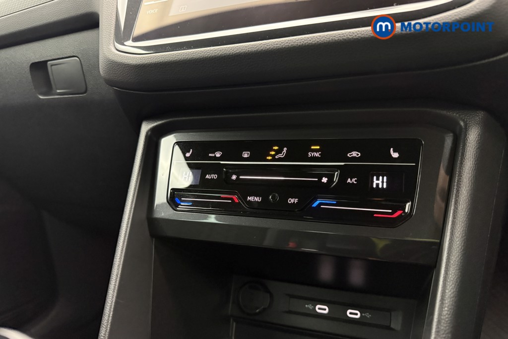 Volkswagen Tiguan R-Line Automatic Petrol SUV - Stock Number (1622010) - 15th supplementary image