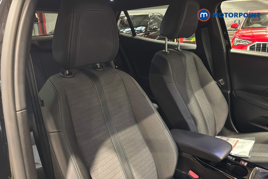 Peugeot 2008 Allure Premium-Plus Manual Petrol SUV - Stock Number (1622224) - 22nd supplementary image