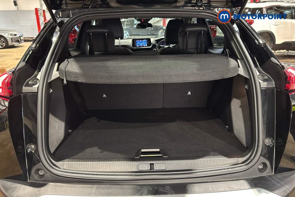 Peugeot 2008 Allure Premium-Plus Manual Petrol SUV - Stock Number (1622224) - 33rd supplementary image