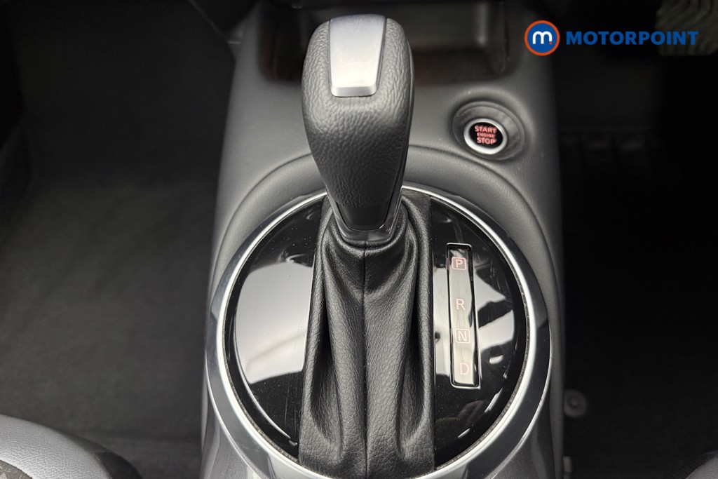 Nissan Juke N-Connecta Automatic Petrol SUV - Stock Number (1622406) - 7th supplementary image