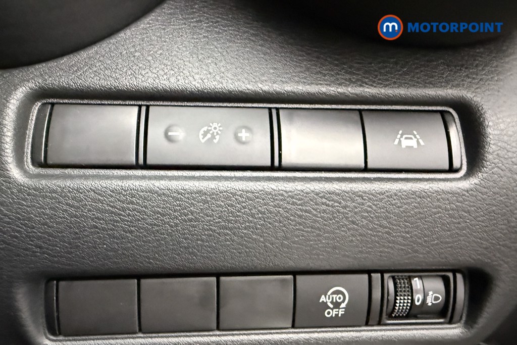 Nissan Juke N-Connecta Automatic Petrol SUV - Stock Number (1622406) - 17th supplementary image