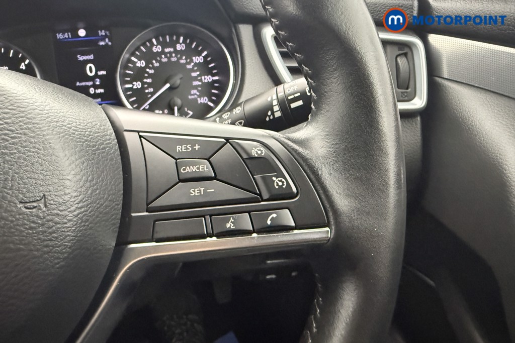 Nissan Qashqai N-Connecta Manual Diesel SUV - Stock Number (1622971) - 7th supplementary image