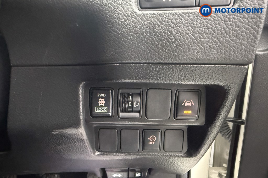 Nissan Qashqai N-Connecta Manual Diesel SUV - Stock Number (1622971) - 8th supplementary image