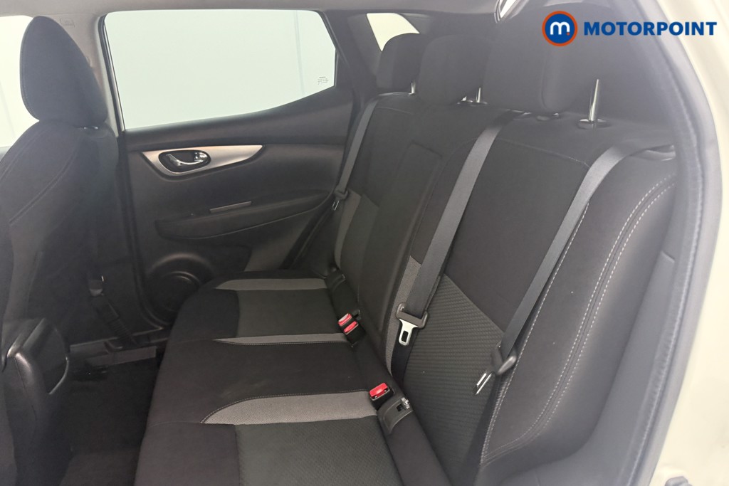 Nissan Qashqai N-Connecta Manual Diesel SUV - Stock Number (1622971) - 11th supplementary image