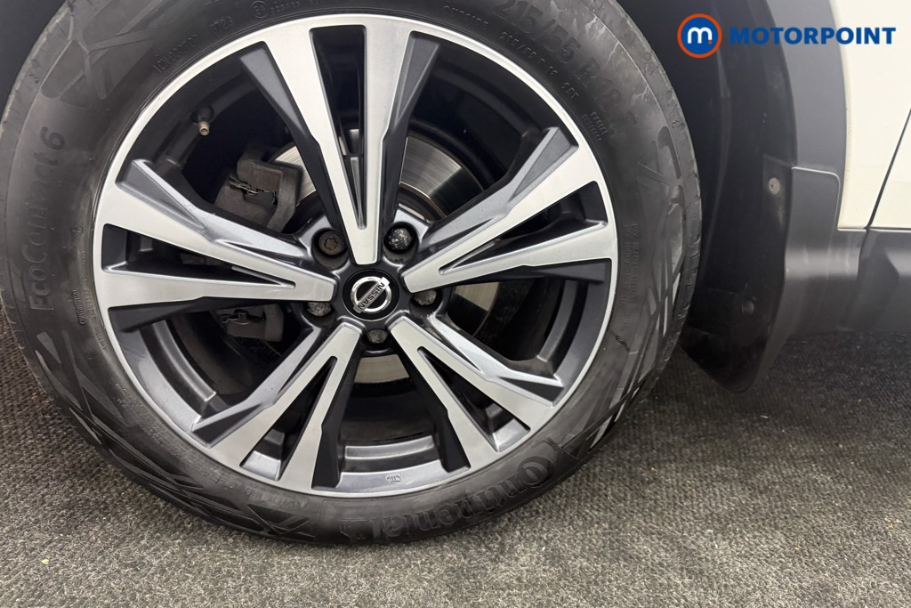 Nissan Qashqai N-Connecta Manual Diesel SUV - Stock Number (1622971) - 20th supplementary image