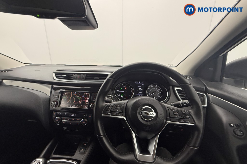 Nissan Qashqai N-Connecta Manual Diesel SUV - Stock Number (1622971) - 1st supplementary image