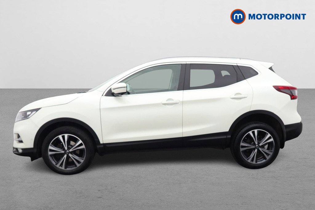 Nissan Qashqai N-Connecta Manual Diesel SUV - Stock Number (1622971) - Passenger side