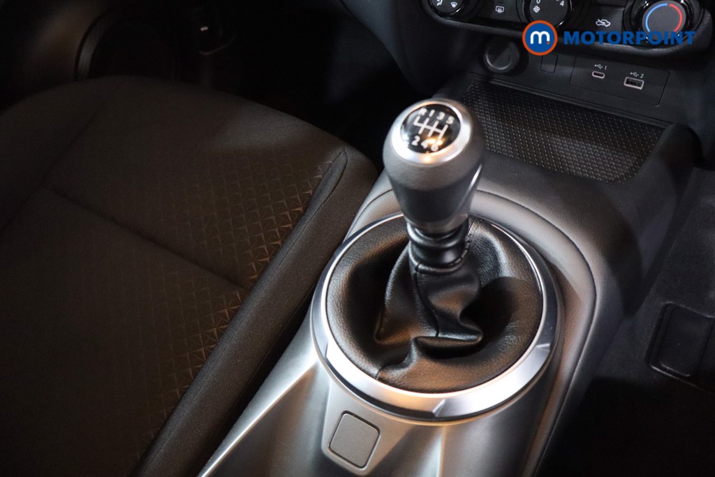 Nissan Juke Acenta Premium Manual Petrol SUV - Stock Number (1623160) - 20th supplementary image