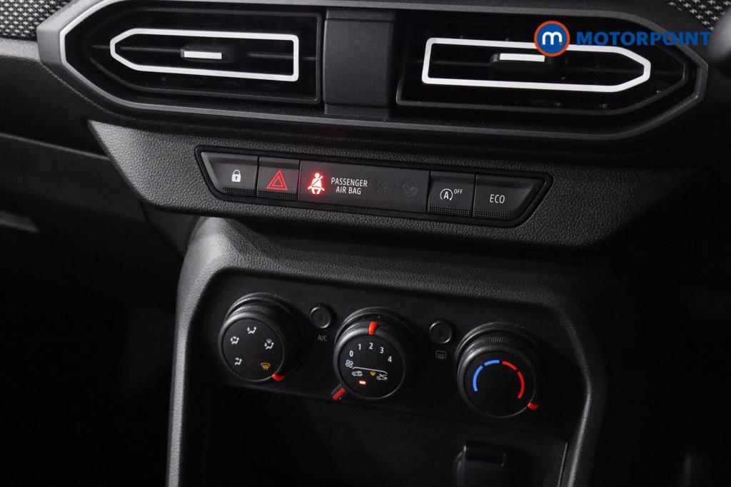 Dacia Sandero Expression Manual Petrol Hatchback - Stock Number (1608376) - 4th supplementary image