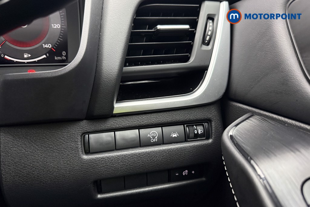 Nissan Qashqai N-Connecta Manual Petrol SUV - Stock Number (1608474) - 27th supplementary image