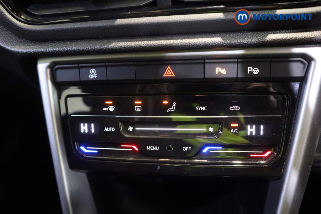 Volkswagen T-Roc Life Manual Petrol SUV - Stock Number (1611073) - 5th supplementary image