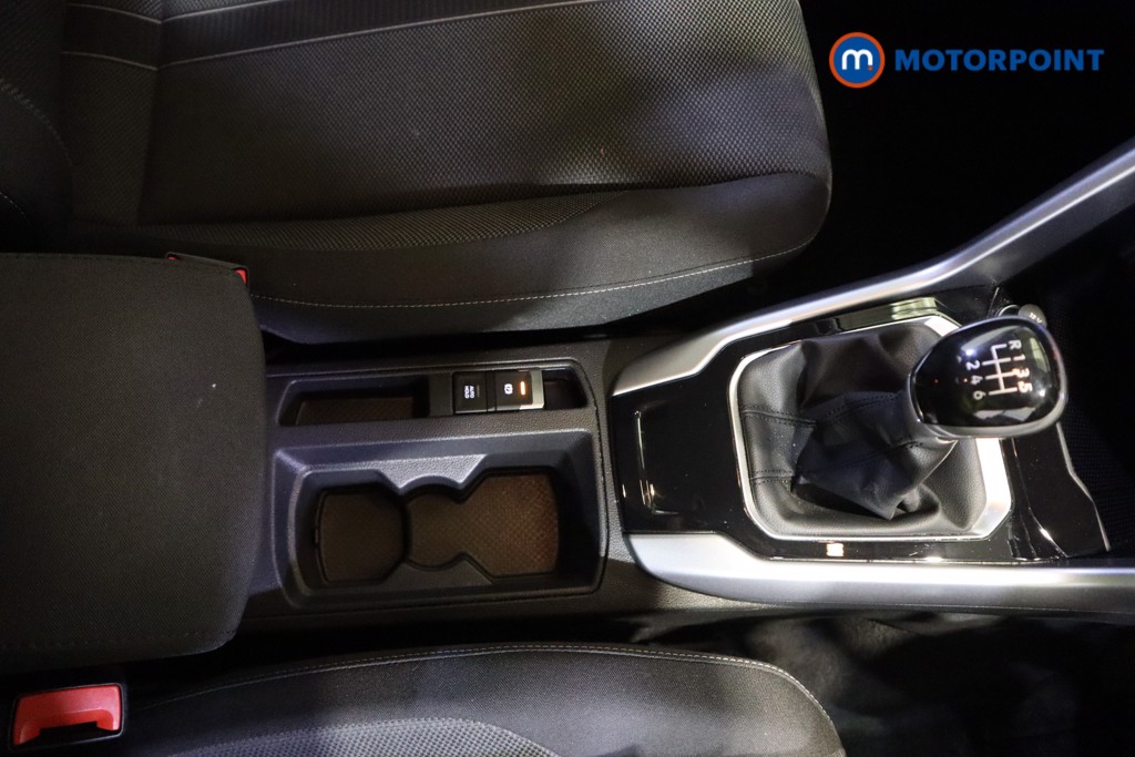 Volkswagen T-Roc Life Manual Petrol SUV - Stock Number (1611073) - 7th supplementary image