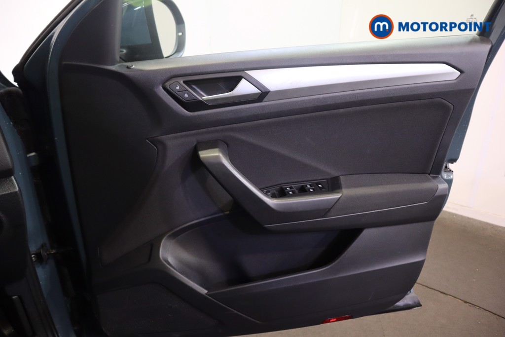 Volkswagen T-Roc Life Manual Petrol SUV - Stock Number (1611073) - 14th supplementary image