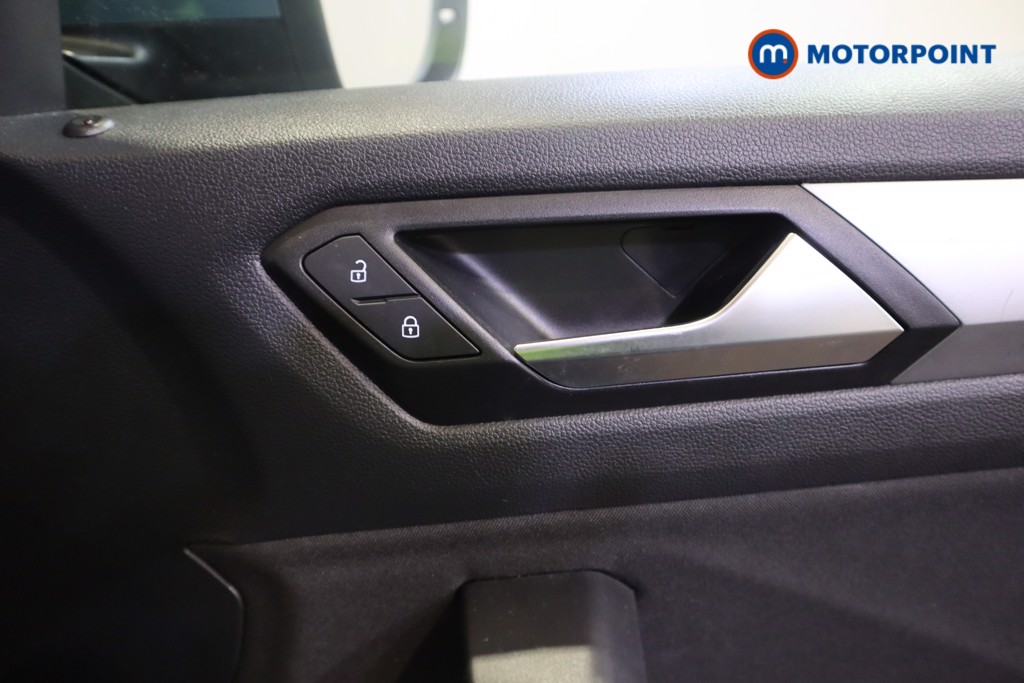 Volkswagen T-Roc Life Manual Petrol SUV - Stock Number (1611073) - 15th supplementary image