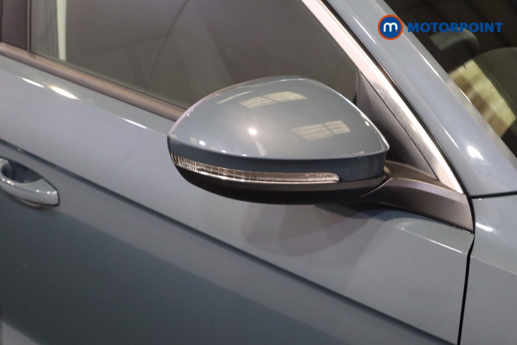 Volkswagen T-Roc Life Manual Petrol SUV - Stock Number (1611073) - 28th supplementary image