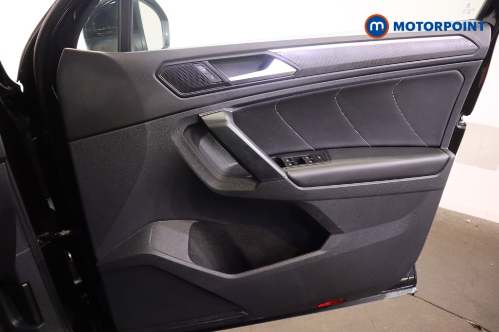 Volkswagen Tiguan R-Line Automatic Petrol SUV - Stock Number (1611542) - 13th supplementary image