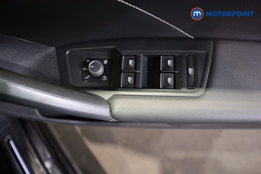 Volkswagen Tiguan R-Line Automatic Petrol SUV - Stock Number (1611542) - 15th supplementary image