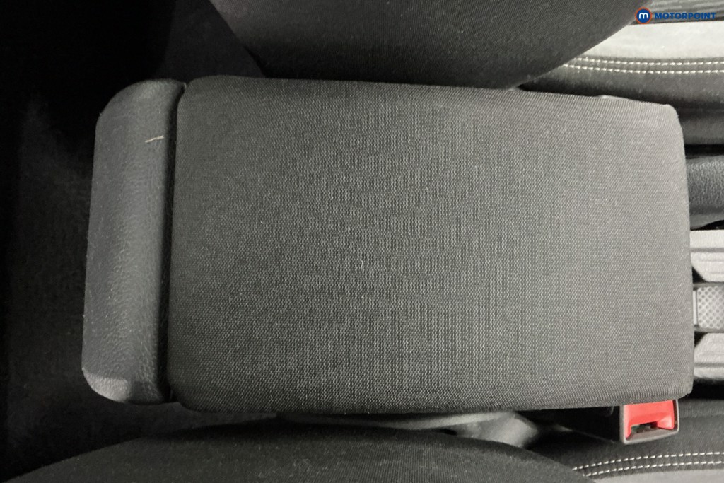 Volkswagen Taigo R-Line Manual Petrol SUV - Stock Number (1612793) - 16th supplementary image