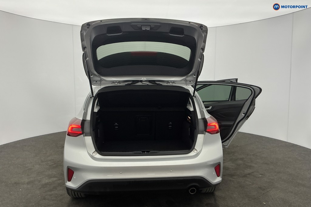 Ford Focus Titanium Vignale Manual Petrol Hatchback - Stock Number (1614681) - 4th supplementary image