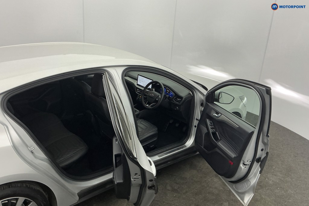 Ford Focus Titanium Vignale Manual Petrol Hatchback - Stock Number (1614681) - 5th supplementary image