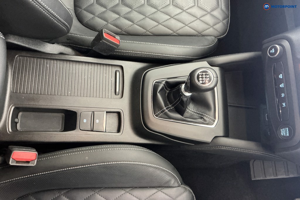Ford Focus Titanium Vignale Manual Petrol Hatchback - Stock Number (1614681) - 21st supplementary image