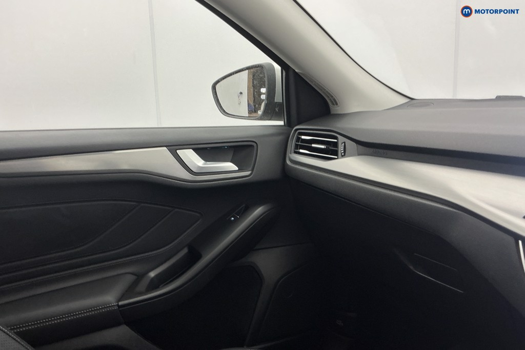 Ford Focus Titanium Vignale Manual Petrol Hatchback - Stock Number (1614681) - 22nd supplementary image