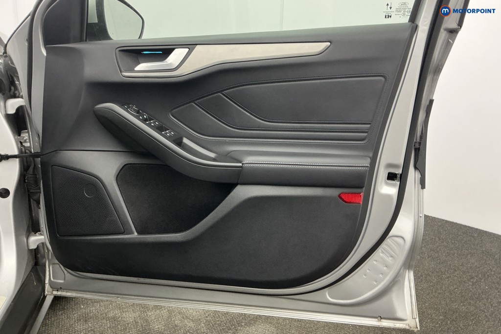 Ford Focus Titanium Vignale Manual Petrol Hatchback - Stock Number (1614681) - 28th supplementary image
