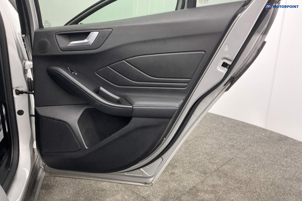 Ford Focus Titanium Vignale Manual Petrol Hatchback - Stock Number (1614681) - 30th supplementary image