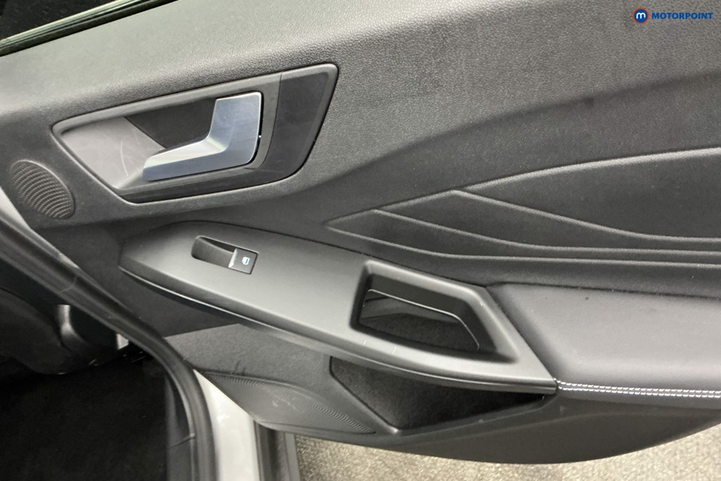 Ford Focus Titanium Vignale Manual Petrol Hatchback - Stock Number (1614681) - 31st supplementary image