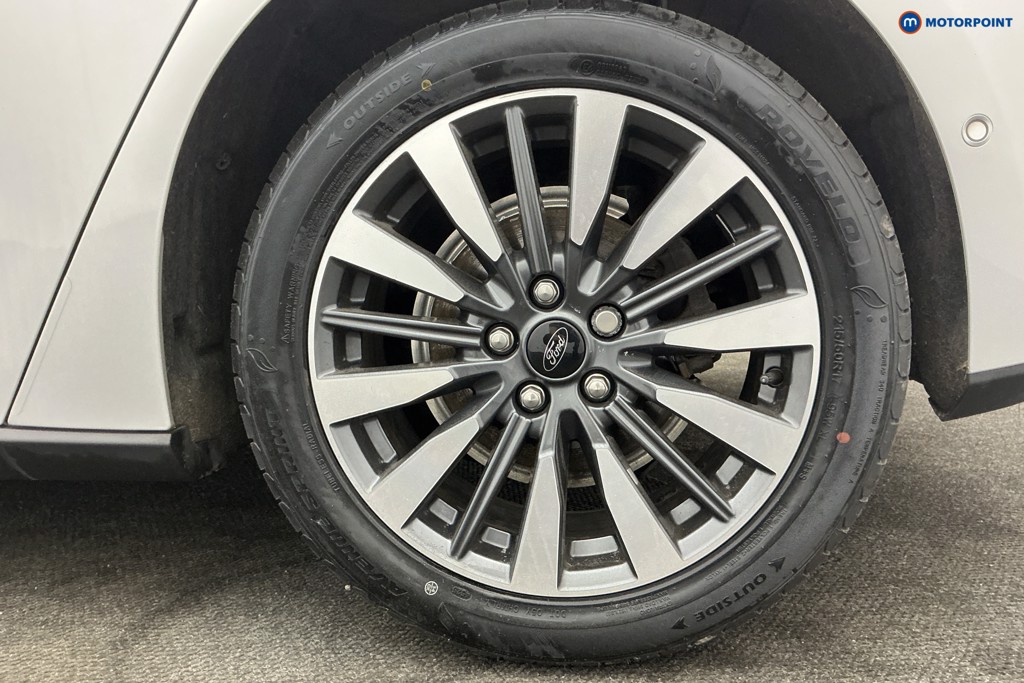 Ford Focus Titanium Vignale Manual Petrol Hatchback - Stock Number (1614681) - 35th supplementary image