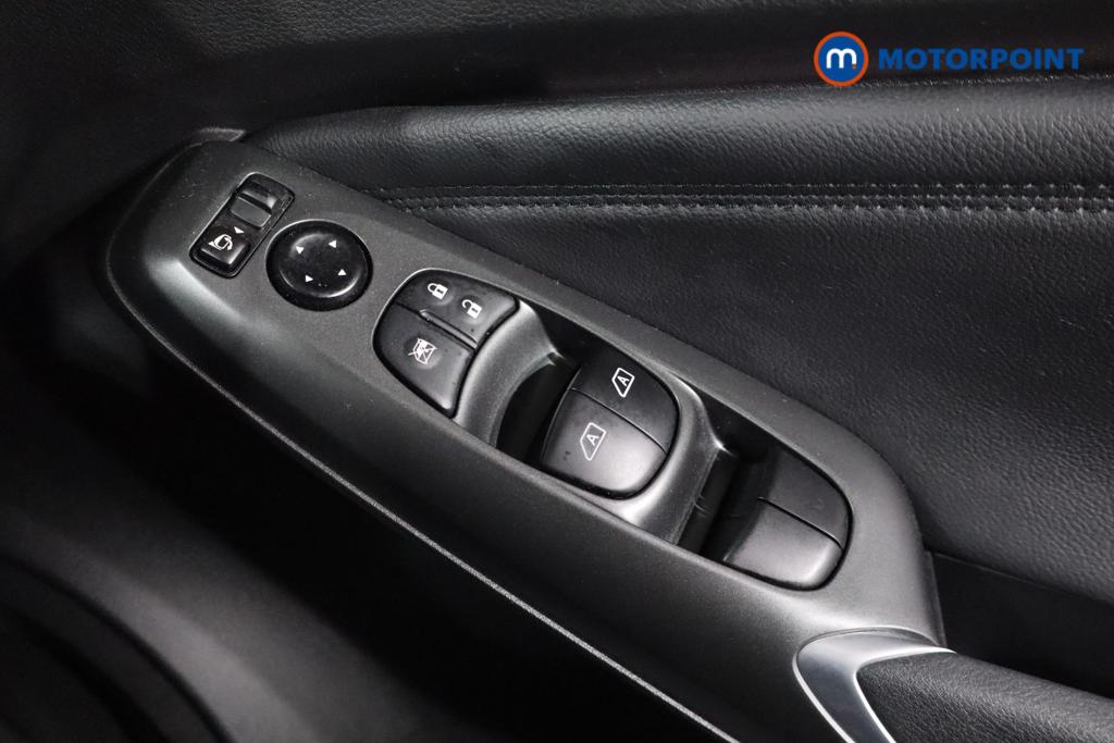 Nissan Juke N-Connecta Automatic Petrol-Electric Hybrid SUV - Stock Number (1616565) - 12th supplementary image