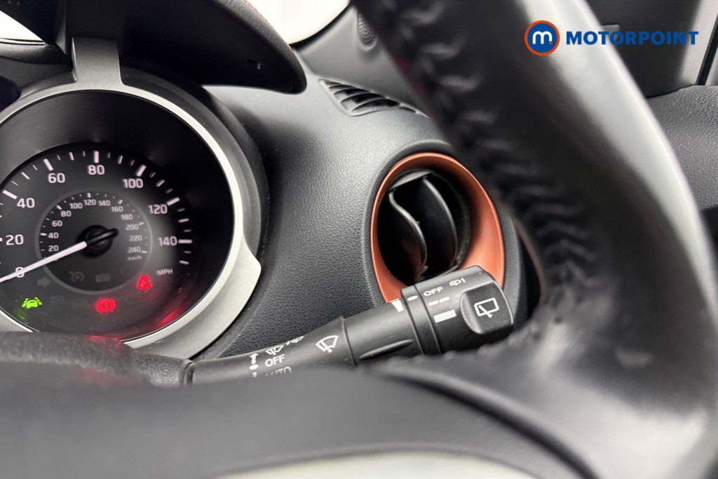 Nissan Juke Tekna Manual Petrol SUV - Stock Number (1616582) - 8th supplementary image