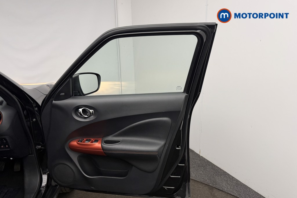 Nissan Juke Tekna Manual Petrol SUV - Stock Number (1616582) - 14th supplementary image