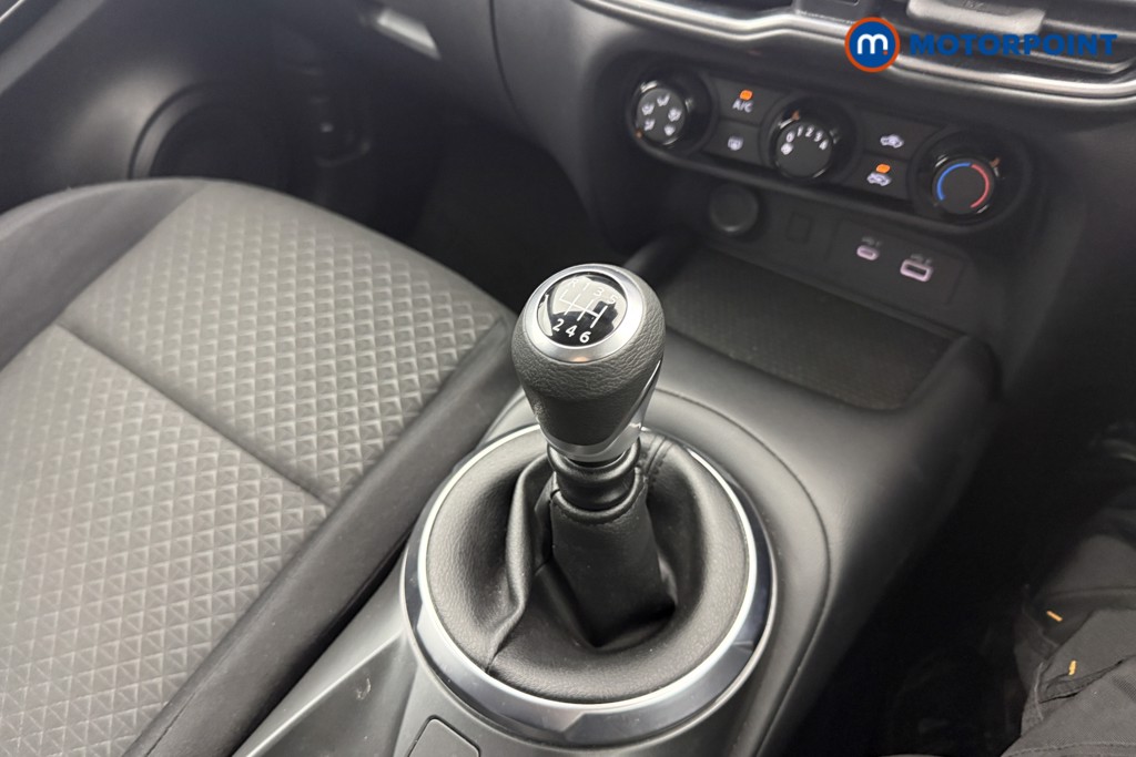 Nissan Juke Acenta Premium Manual Petrol SUV - Stock Number (1616723) - 4th supplementary image