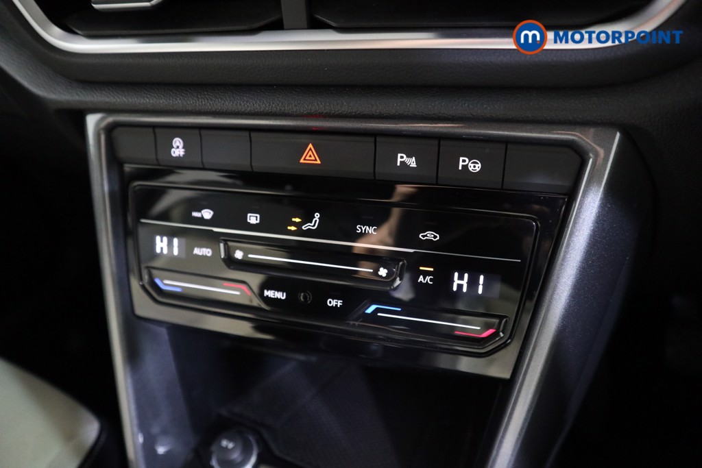 Volkswagen T-Roc Style Manual Petrol SUV - Stock Number (1616979) - 7th supplementary image