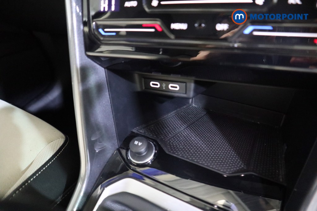 Volkswagen T-Roc Style Manual Petrol SUV - Stock Number (1616979) - 8th supplementary image