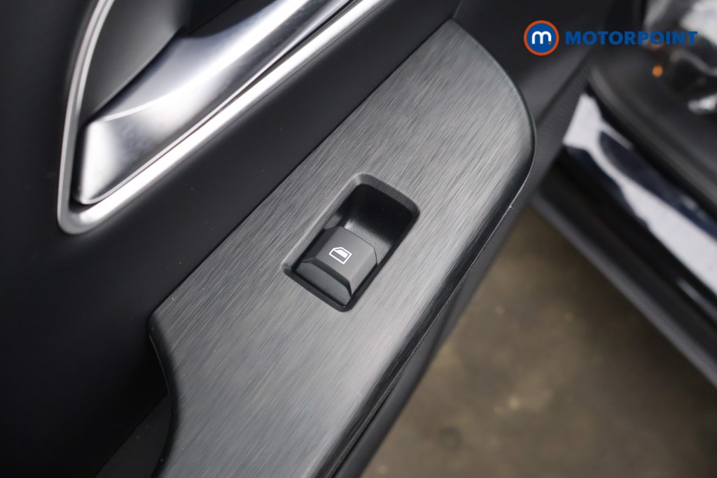 Mg Motor Uk ZS Trophy Automatic Petrol-Electric Hybrid SUV - Stock Number (1617681) - 32nd supplementary image