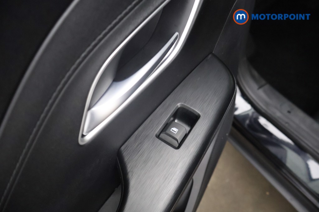 Mg Motor Uk ZS Trophy Automatic Petrol-Electric Hybrid SUV - Stock Number (1617728) - 30th supplementary image