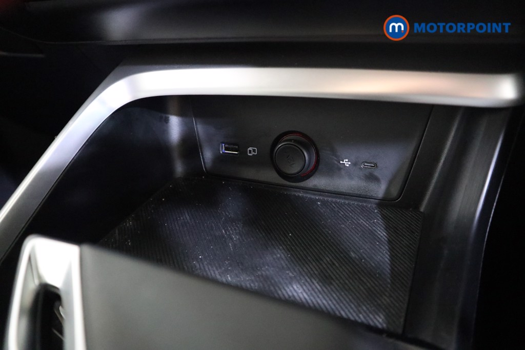 Mg Motor Uk ZS Trophy Automatic Petrol-Electric Hybrid SUV - Stock Number (1617747) - 8th supplementary image