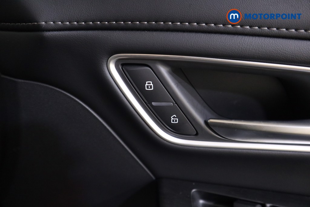 Mg Motor Uk ZS Trophy Automatic Petrol-Electric Hybrid SUV - Stock Number (1617747) - 13th supplementary image