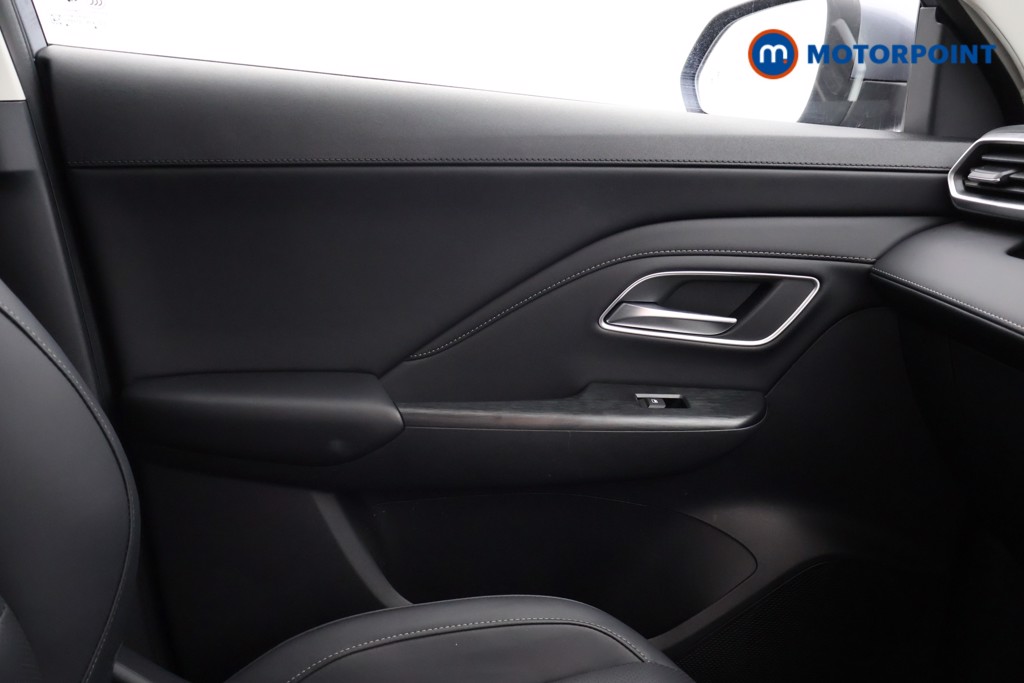 Mg Motor Uk ZS Trophy Automatic Petrol-Electric Hybrid SUV - Stock Number (1617889) - 16th supplementary image