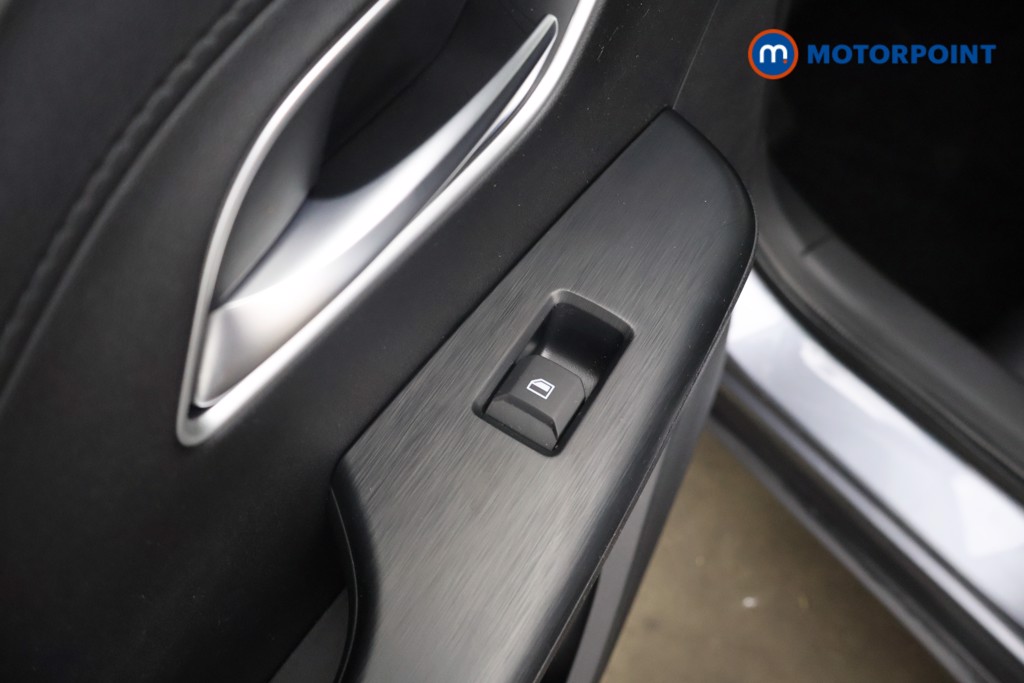 Mg Motor Uk ZS Trophy Automatic Petrol-Electric Hybrid SUV - Stock Number (1617889) - 30th supplementary image