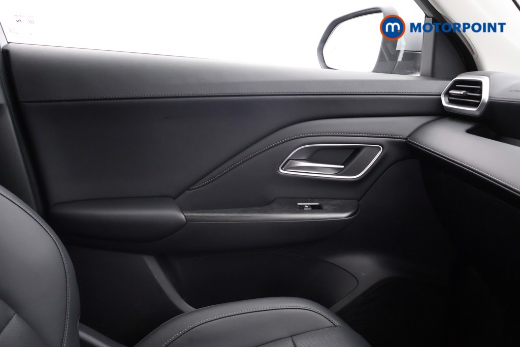 Mg Motor Uk ZS Trophy Automatic Petrol-Electric Hybrid SUV - Stock Number (1618410) - 16th supplementary image