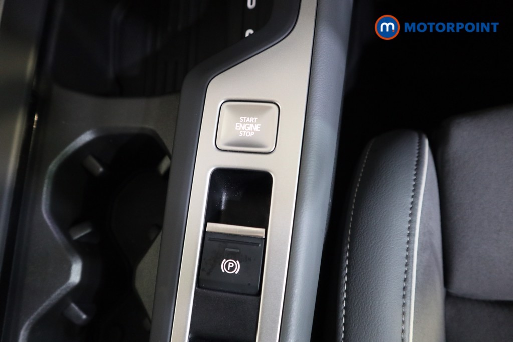 Volkswagen Passat Life Automatic Petrol Plug-In Hybrid Estate - Stock Number (1618679) - 9th supplementary image