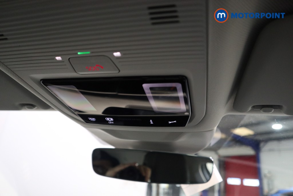 Volkswagen Passat Life Automatic Petrol Plug-In Hybrid Estate - Stock Number (1618679) - 10th supplementary image