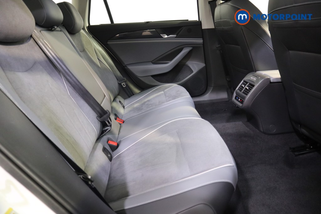 Volkswagen Passat Life Automatic Petrol Plug-In Hybrid Estate - Stock Number (1618679) - 17th supplementary image